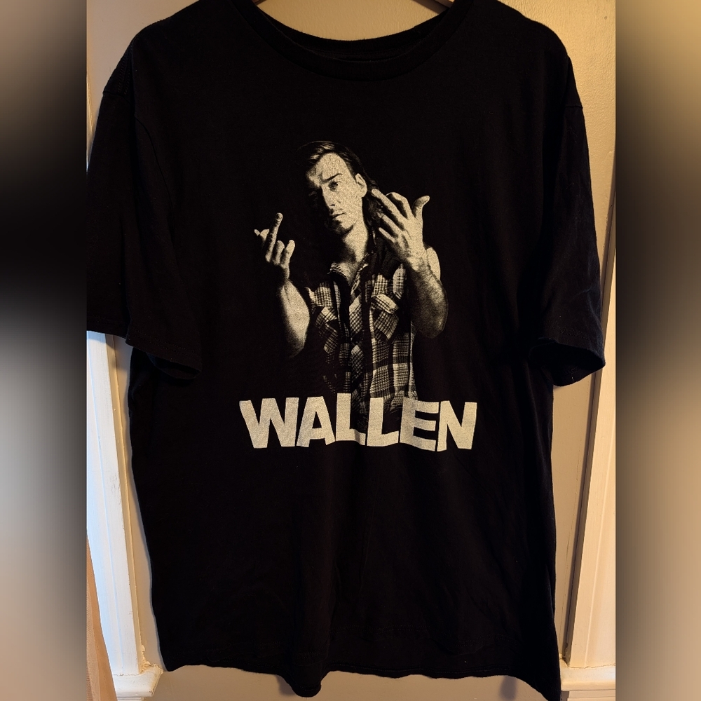 Morgan Wallen "Middle Fingers Means He Loves You" Tee